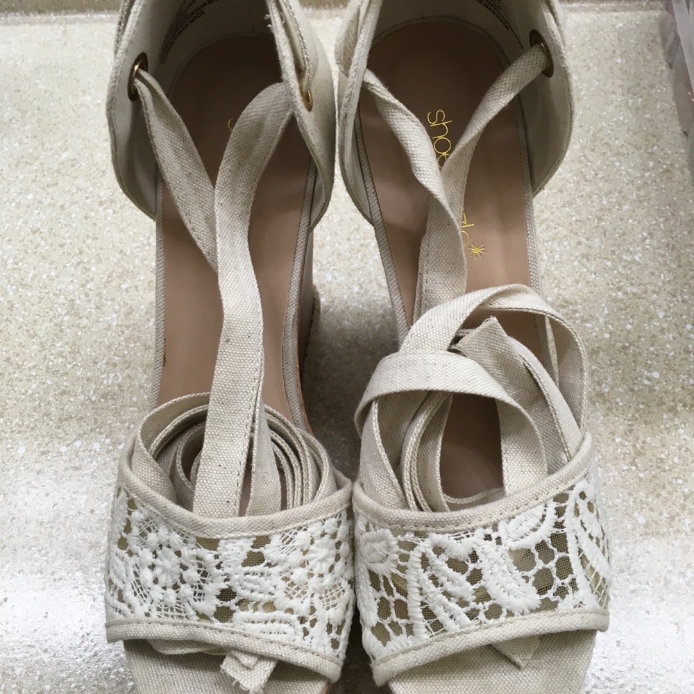 Linen & Lace wedges